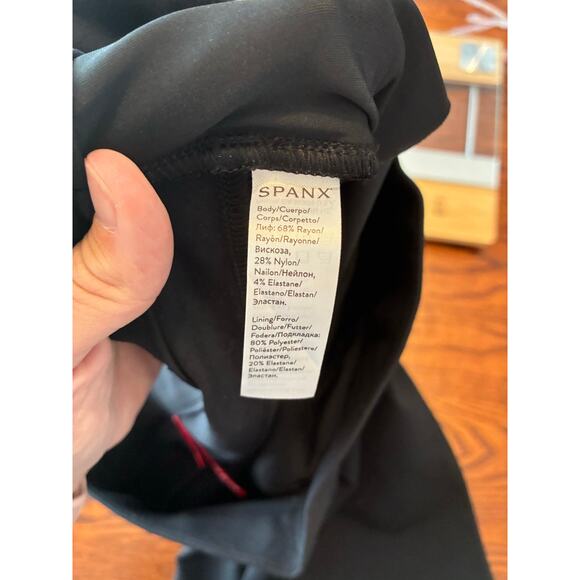 Spanx The Perfect Pant Black Crop Flare Stretch Pull On Size XL Petite - Picture 5 of 8